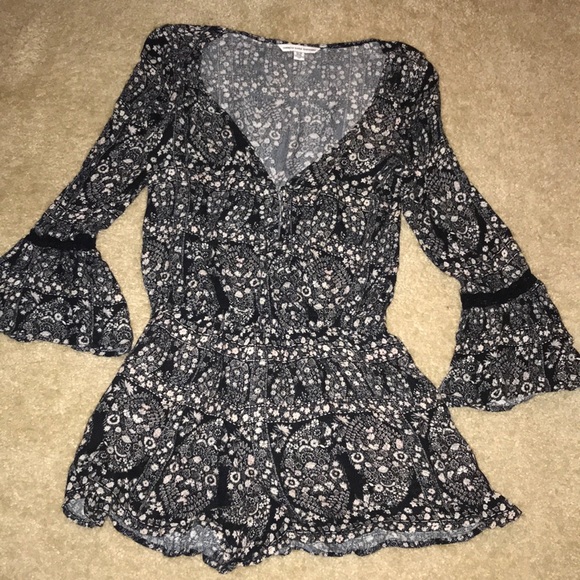 American Eagle Outfitters Pants - ✨5 for 15✨ American eagle romper